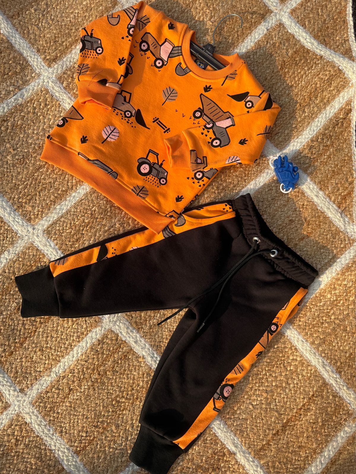 4 Premium sweat shirt Set - Image 1